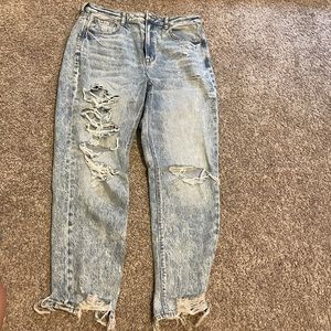 American Eagle Distressed Mom Jean